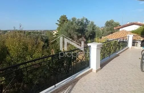 Artemida (Loutsa), 188-square-meter single-family home